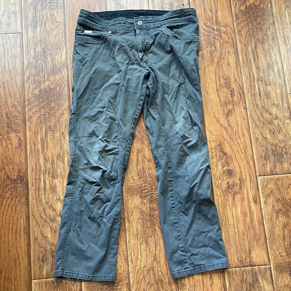 Kuhl mens size 36x32 green cargo pants